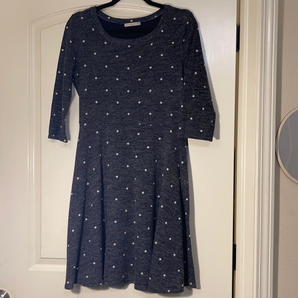 Size large Le Lis grey dress with white polka dots and 3/4 sleeves